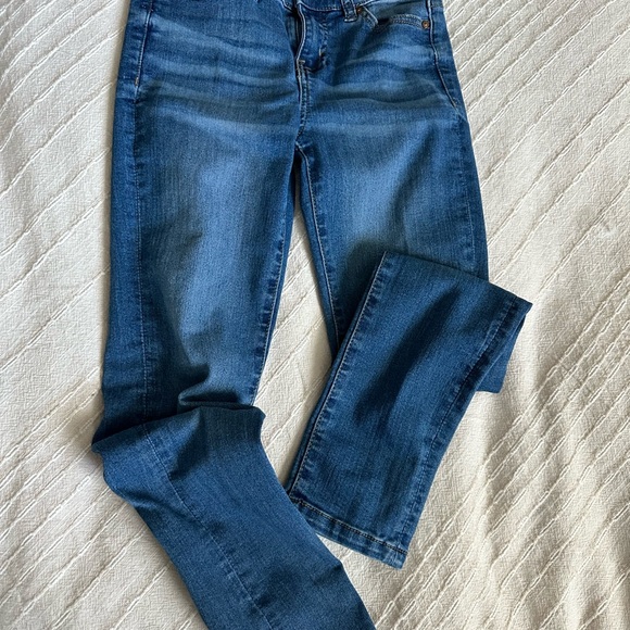 Matilda Jane light wash and Revery medium wash sz 10 - Picture 5 of 6